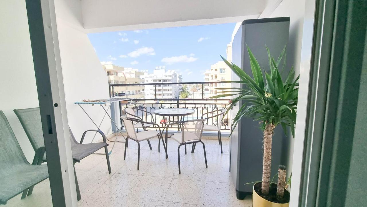 Modern Retreat: 2Br Stylish Apt With Comfy Rooms! Smart Tv With 200Mbps Internet Ларнака Экстерьер фото