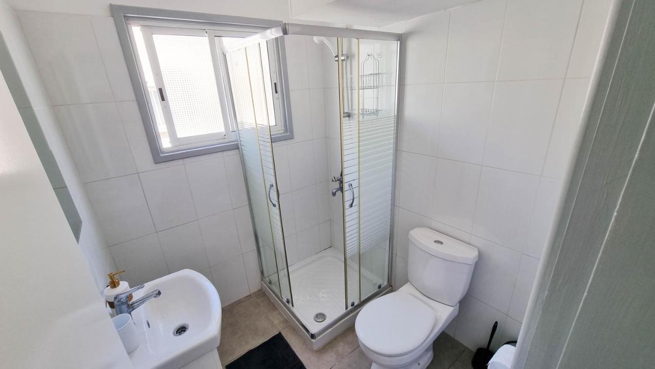 Modern Retreat: 2Br Stylish Apt With Comfy Rooms! Smart Tv With 200Mbps Internet Ларнака Экстерьер фото